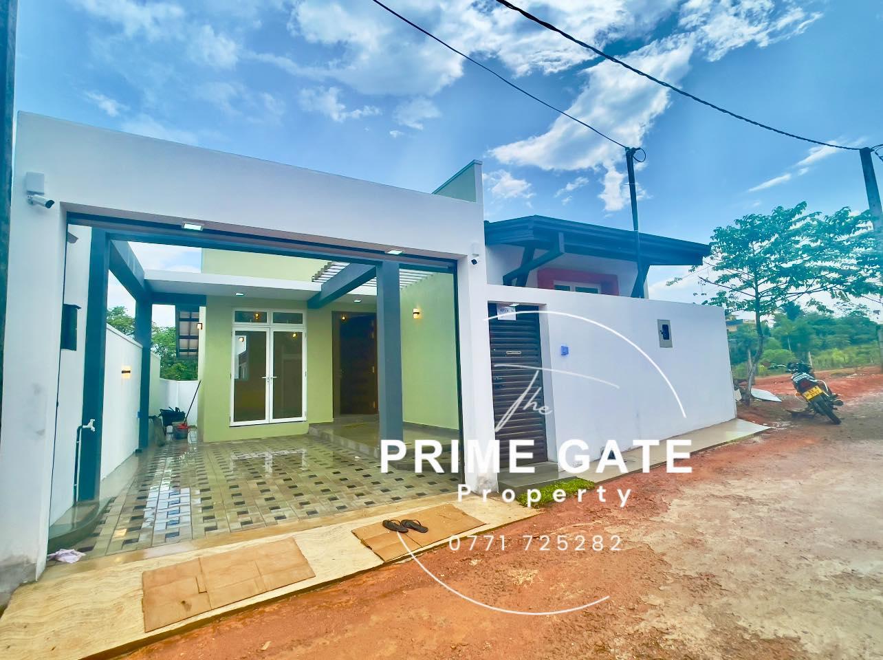 Architecture Design Brand New Single-Storey House in Polgasowita