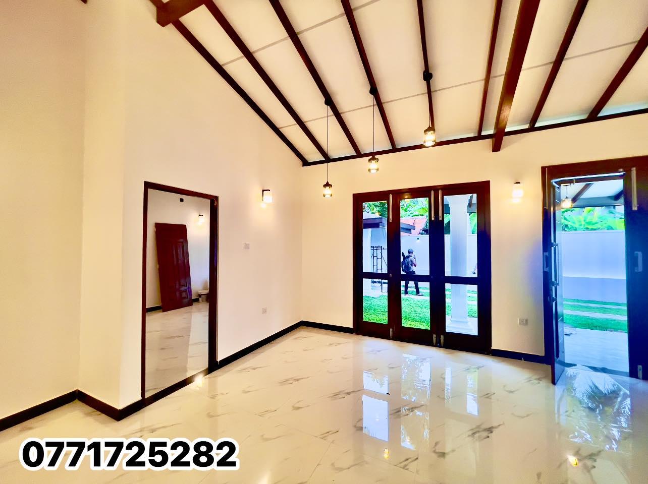 Architecture Design Brand New Single-Storey House in Polgasowita