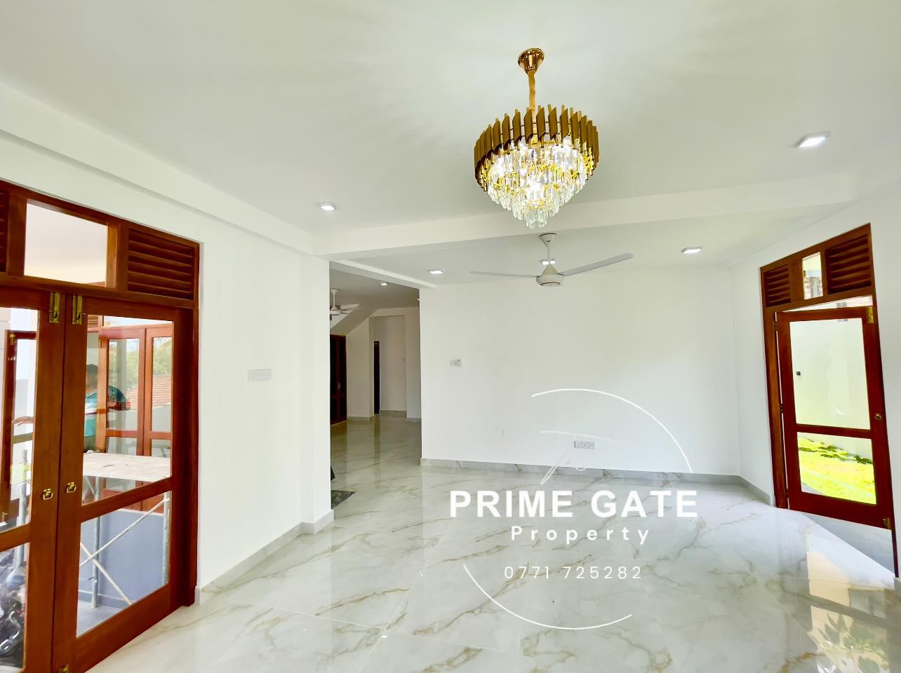 Luxury 3-Storey House for Sale – Kesbewa