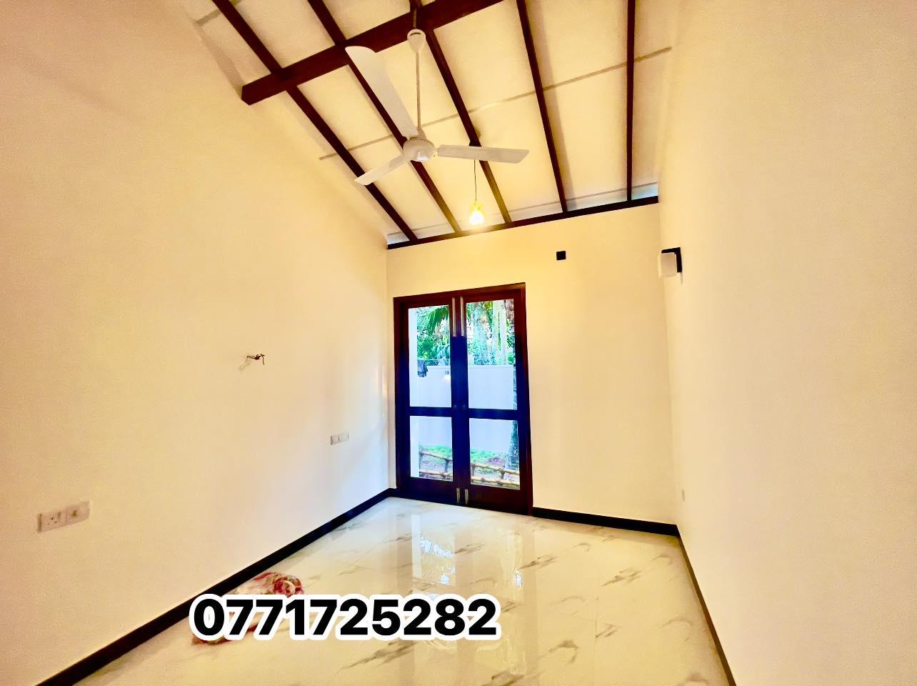 Architecture Design Brand New Single-Storey House in Polgasowita