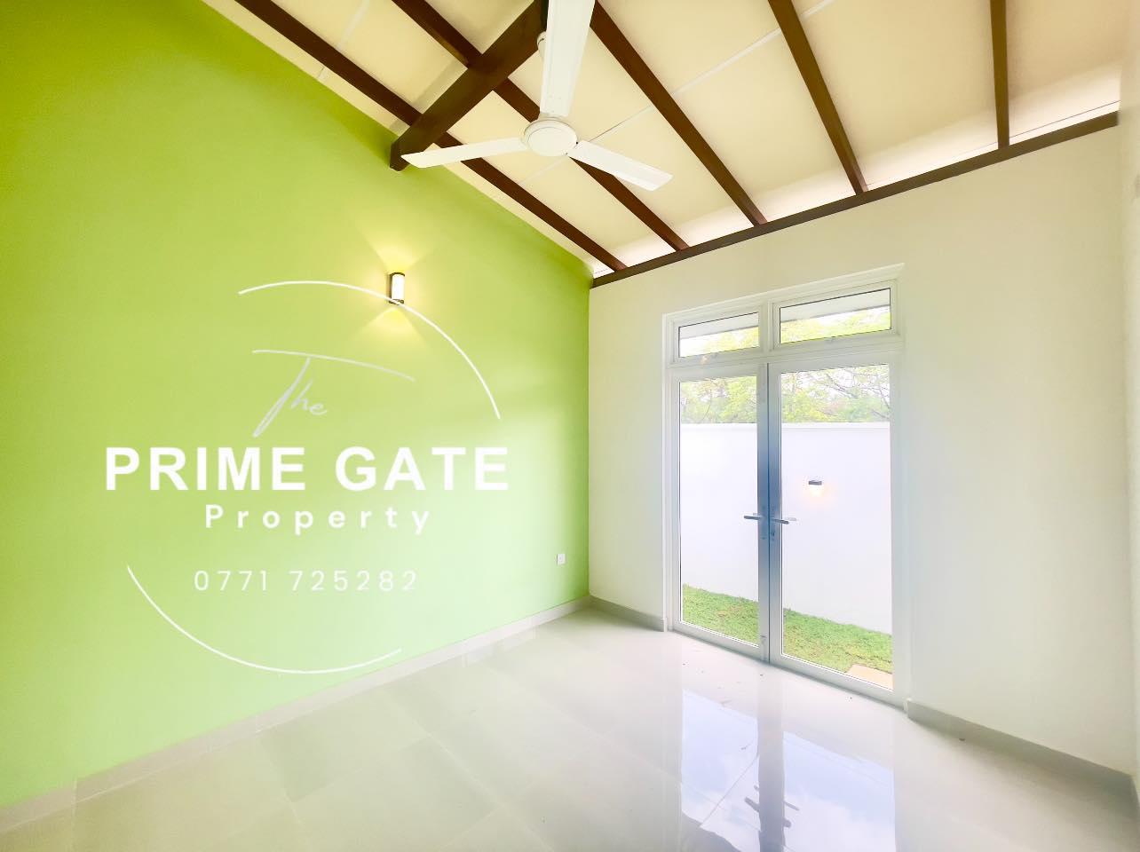 Architecture Design Brand New Single-Storey House in Polgasowita