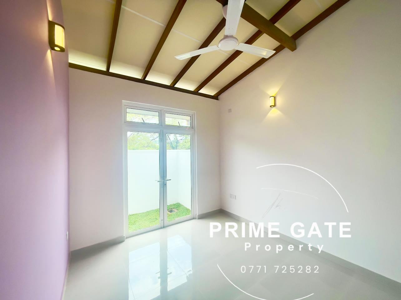 Architecture Design Brand New Single-Storey House in Polgasowita