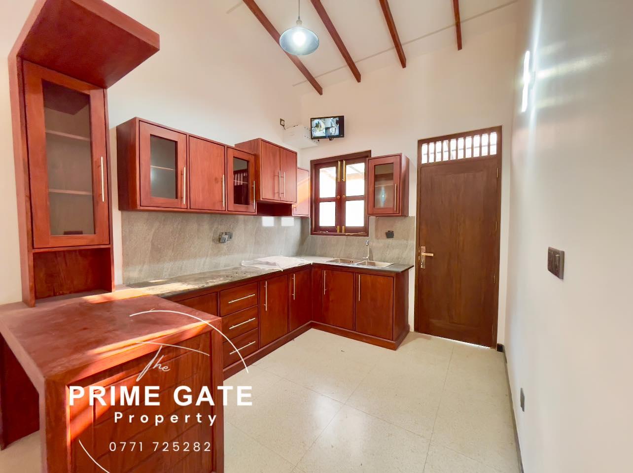 Brand New Single Storey Solid House In Piliyandala