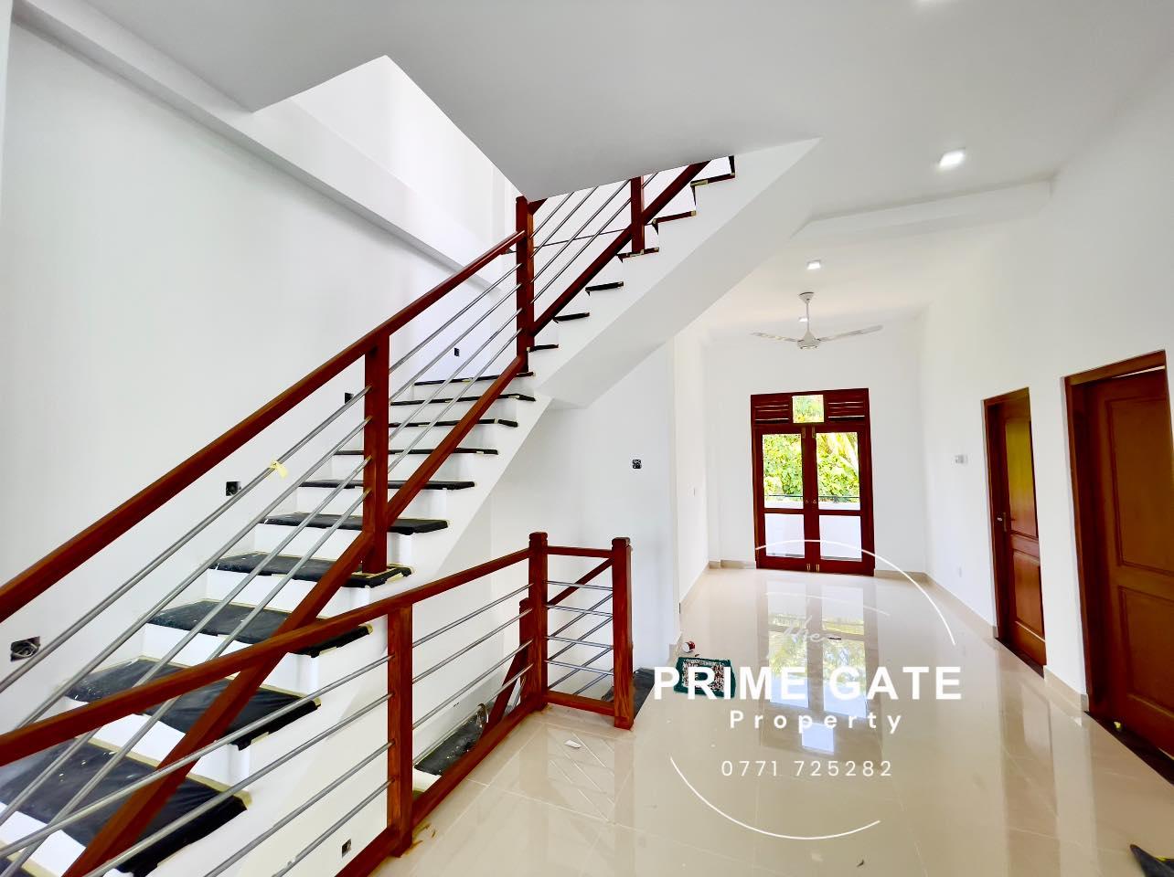 Luxury 3-Storey House for Sale – Kesbewa
