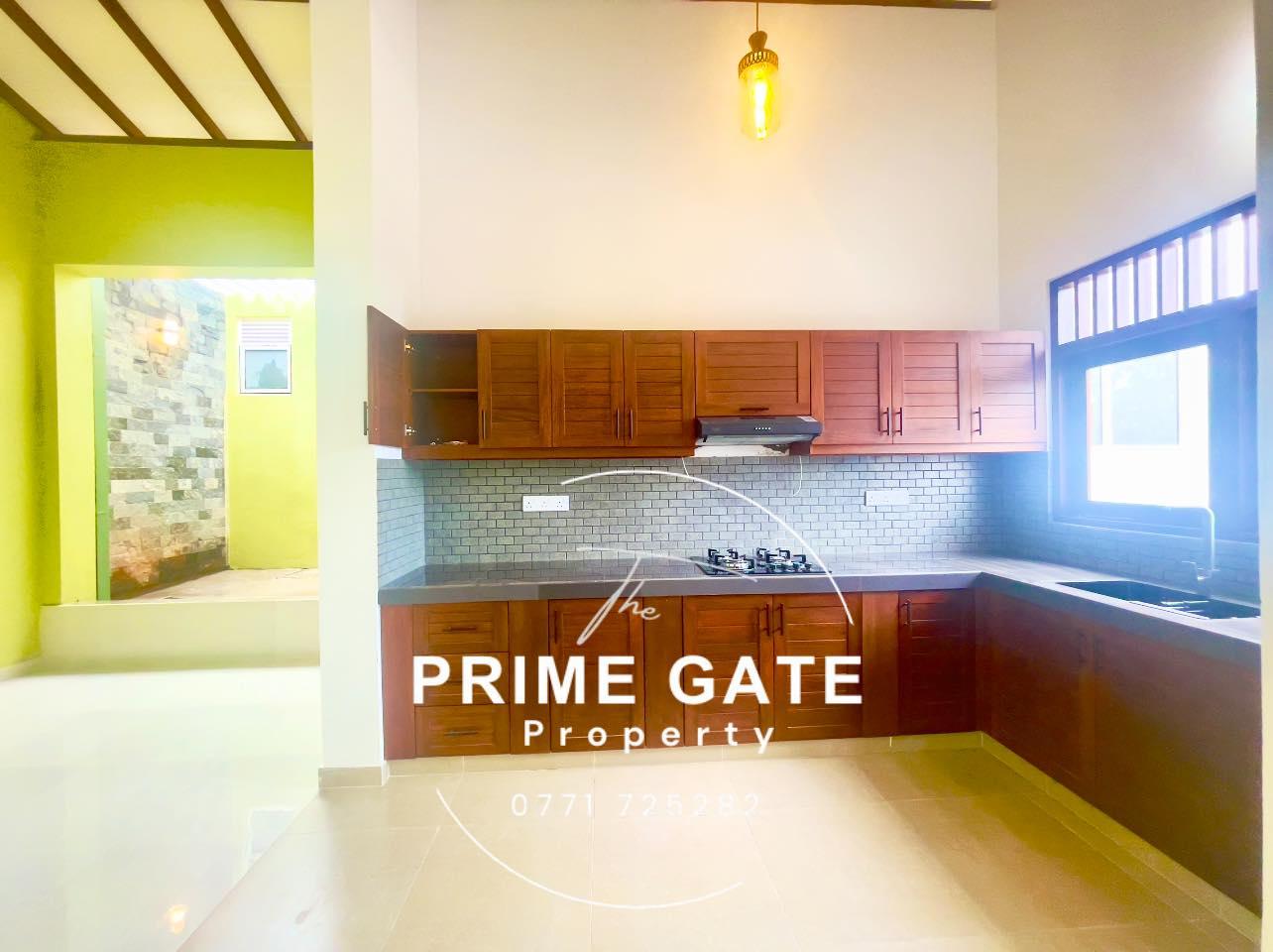 Architecture Design Brand New Single-Storey House in Polgasowita