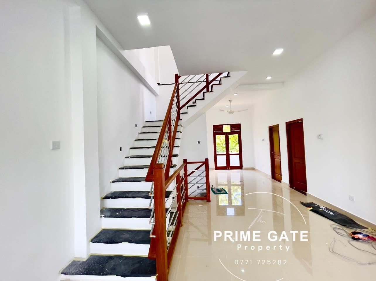Luxury 3-Storey House for Sale – Kesbewa