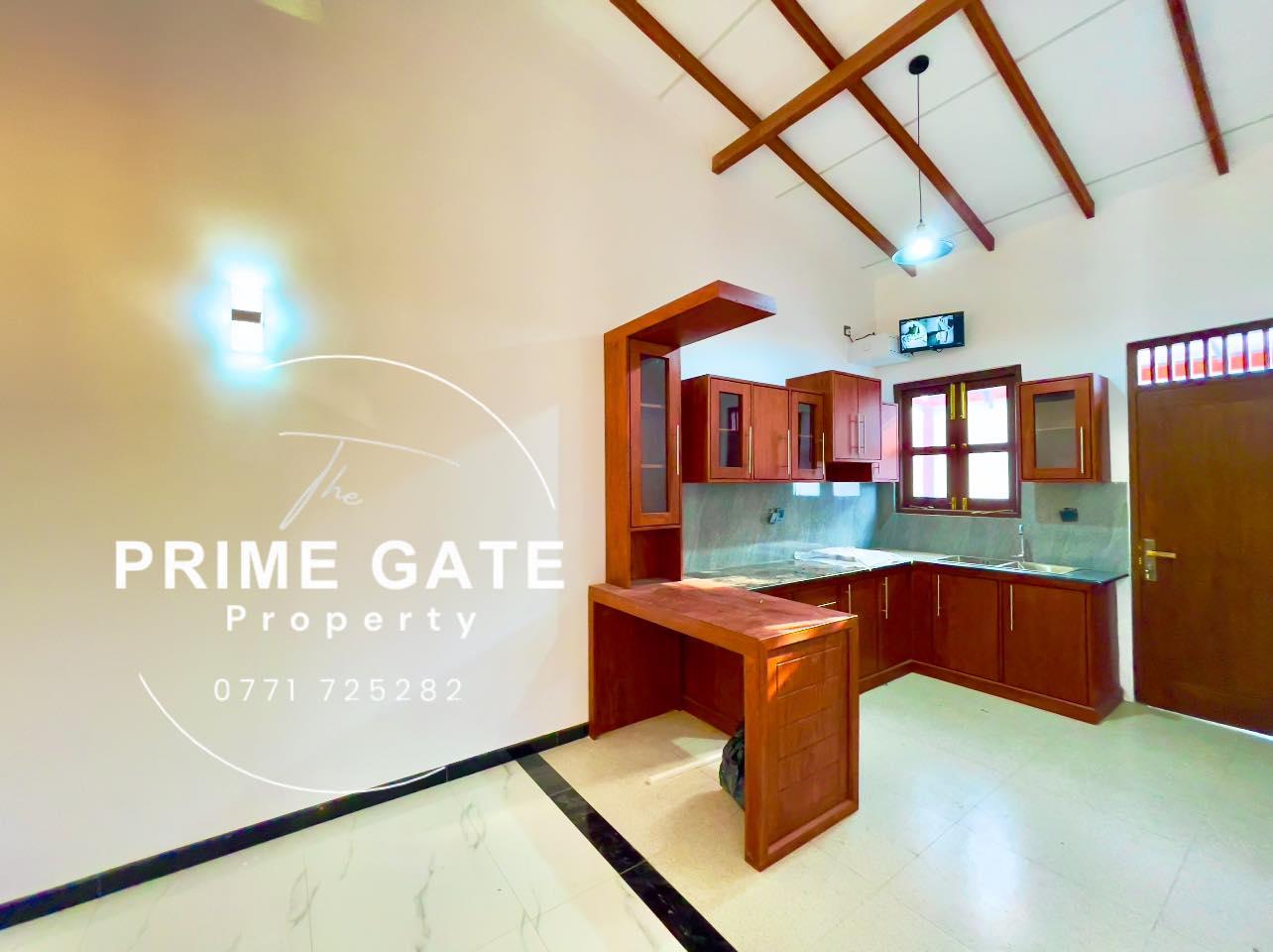 Brand New Single Storey Solid House In Piliyandala