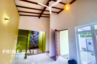 Architecture Design Brand New Single-Storey House in Polgasowita