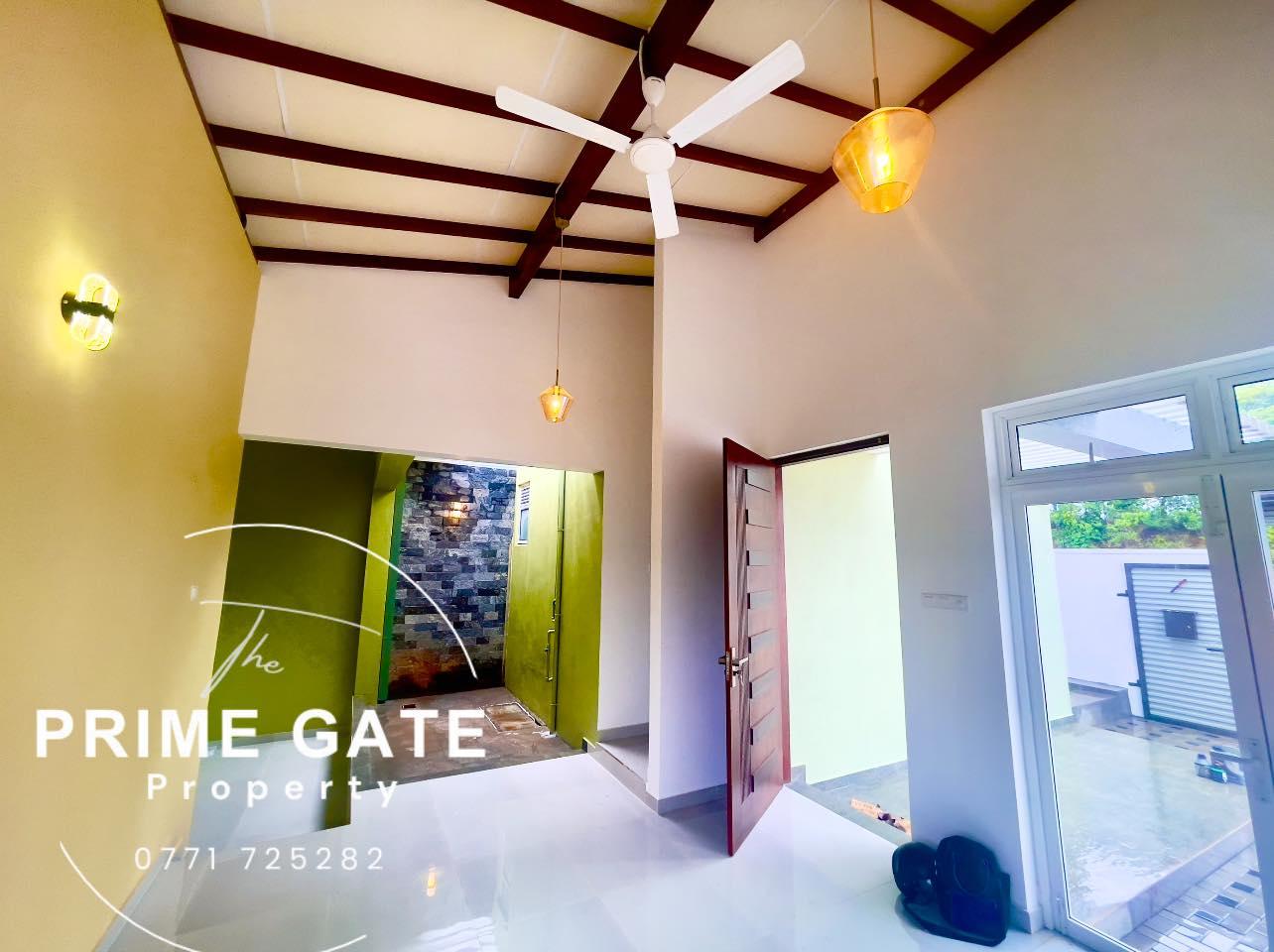 Architecture Design Brand New Single-Storey House in Polgasowita