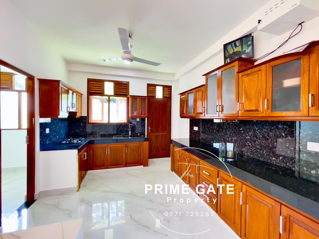 Luxury 3-Storey House for Sale – Kesbewa