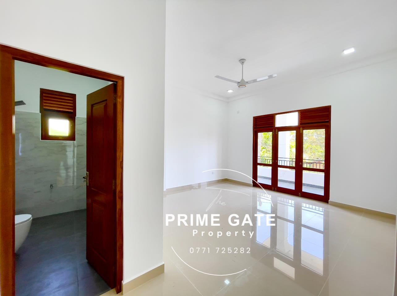 Luxury 3-Storey House for Sale – Kesbewa