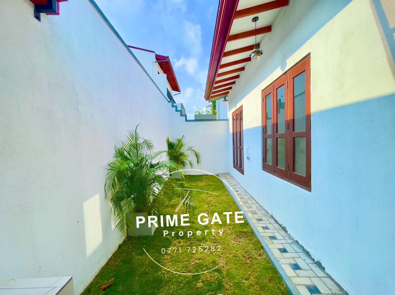 Brand New Single Storey Solid House In Piliyandala