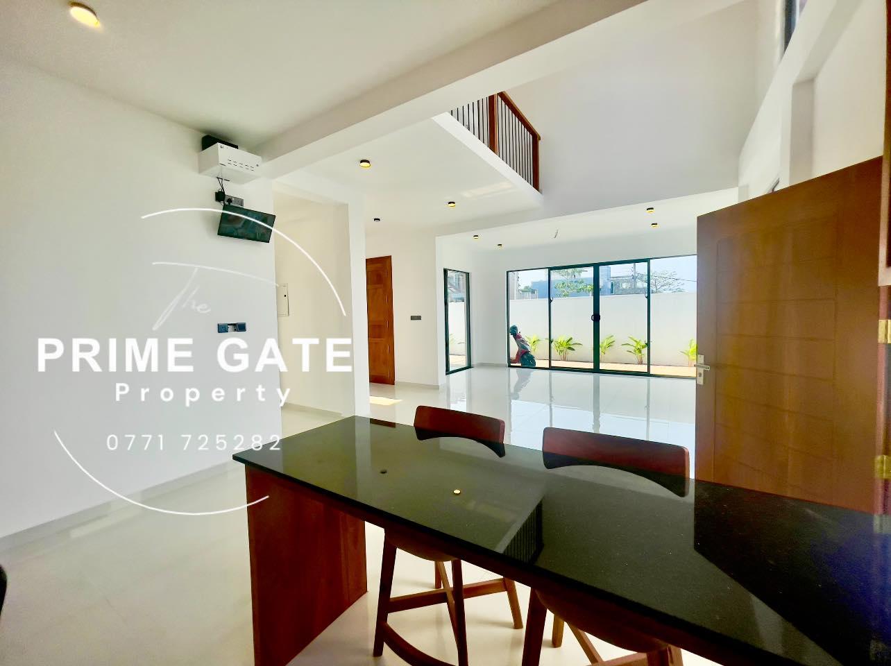 Brand New Three-Storey Luxury Double Hight Modern Design House For Sale In Piliyandala