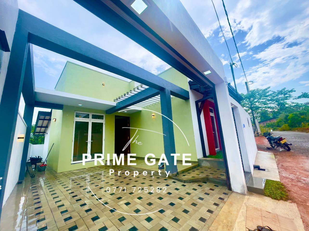 Architecture Design Brand New Single-Storey House in Polgasowita