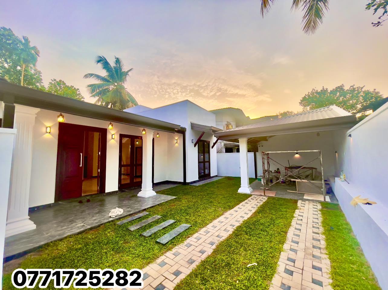 Architecture Design Brand New Single-Storey House in Polgasowita