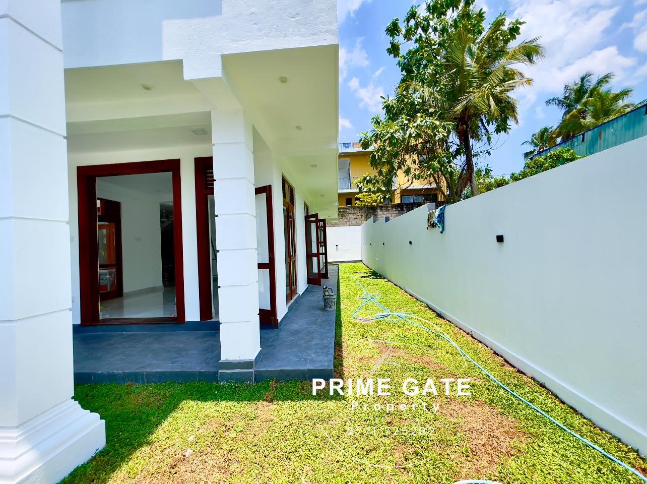 Luxury 3-Storey House for Sale – Kesbewa