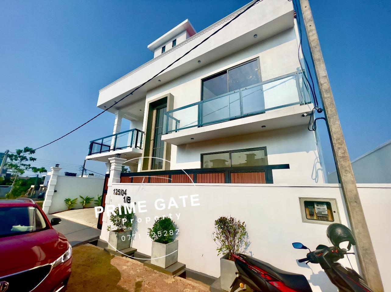 Brand New Three-Storey Luxury Double Hight Modern Design House For Sale In Piliyandala