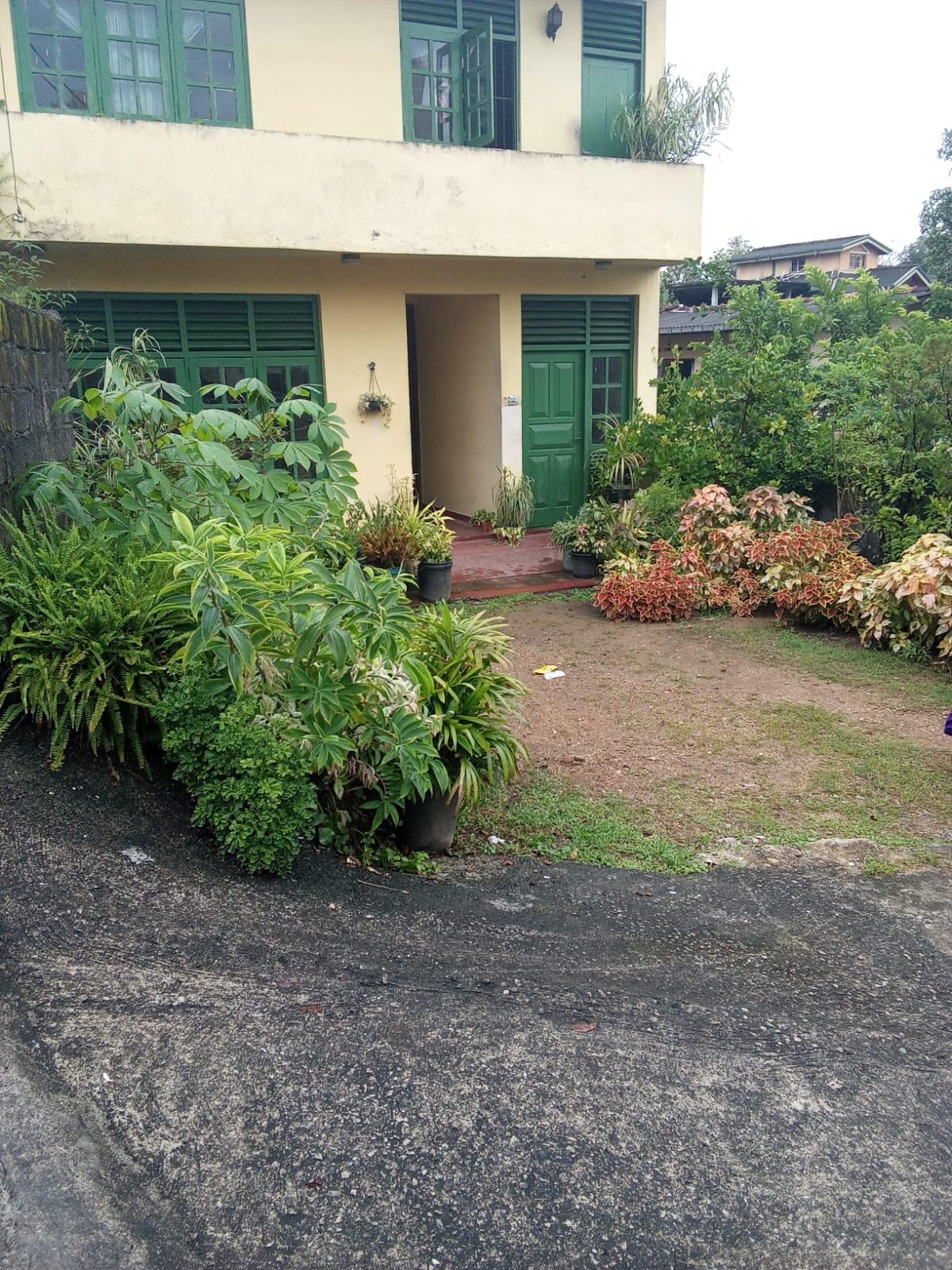 Spacious Upstairs House for Sale – Battaramulla, Deniyawatte Road