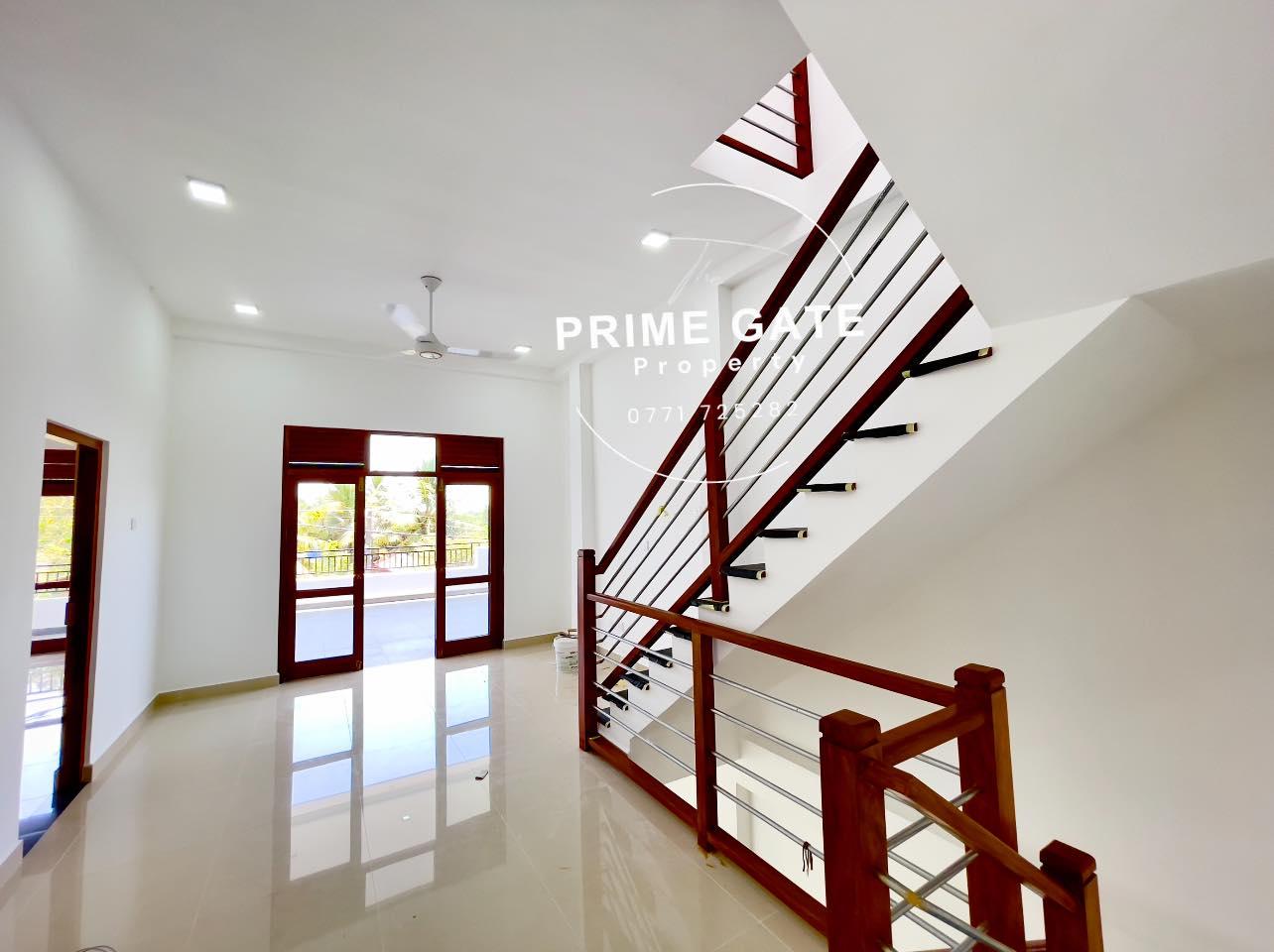 Luxury 3-Storey House for Sale – Kesbewa
