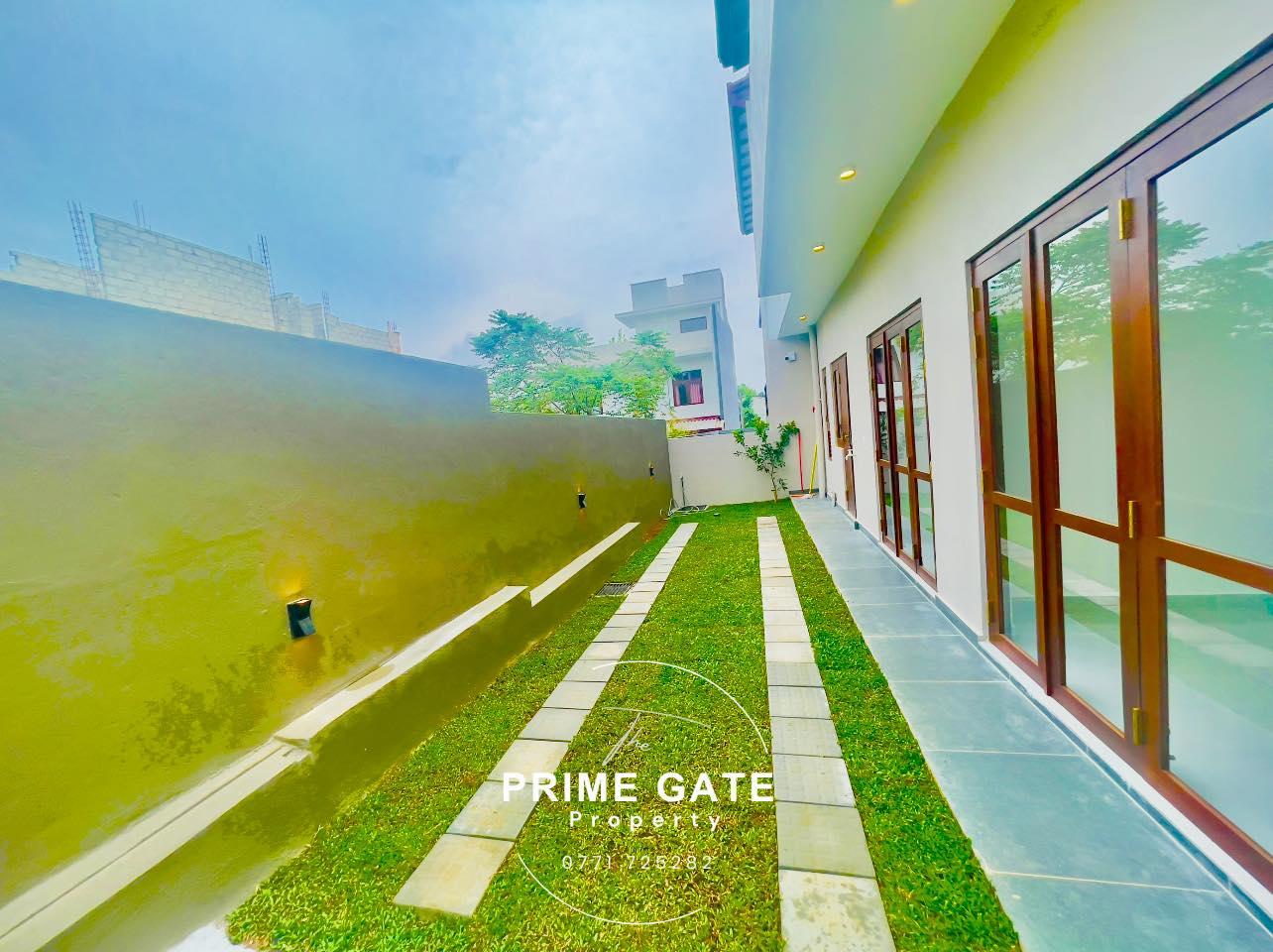 Luxury 2-Storey House – Piliyandala / Polgasowita