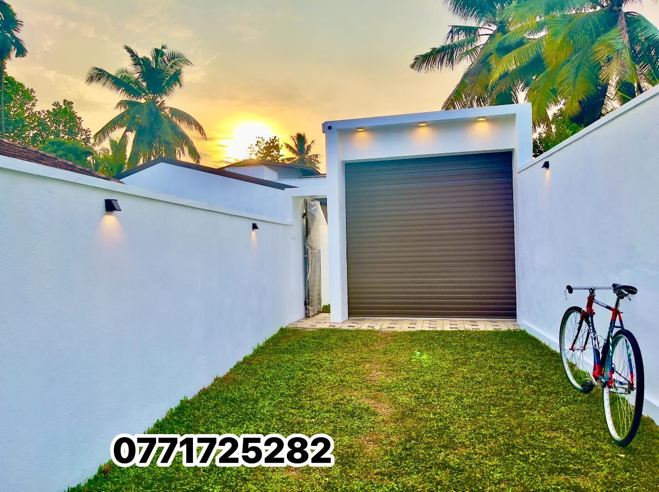 Architecture Design Brand New Single-Storey House in Polgasowita