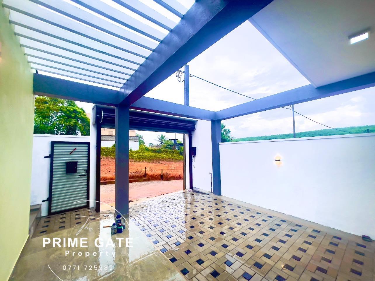 Architecture Design Brand New Single-Storey House in Polgasowita