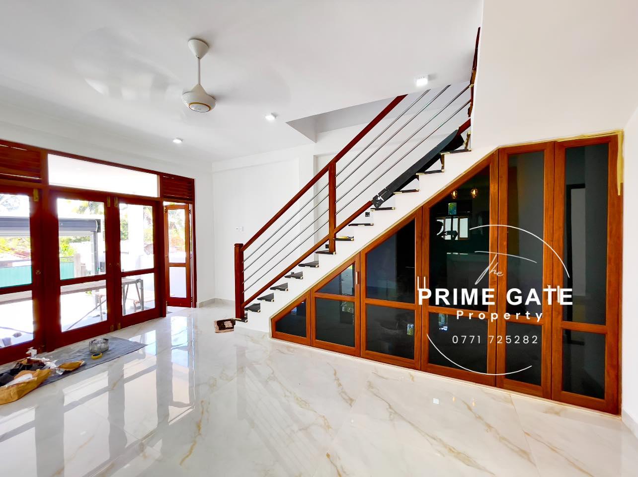 Luxury 3-Storey House for Sale – Kesbewa