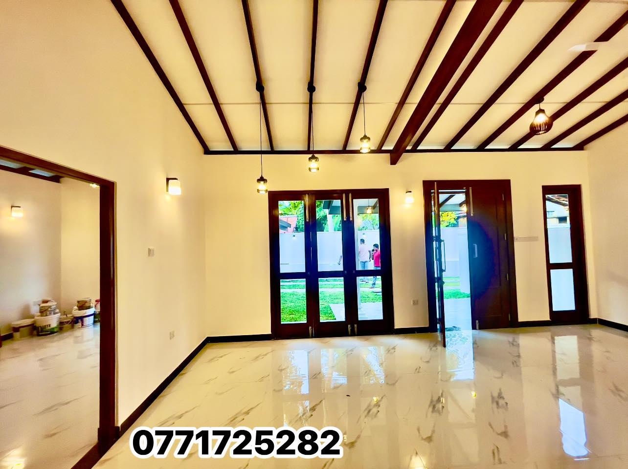 Architecture Design Brand New Single-Storey House in Polgasowita