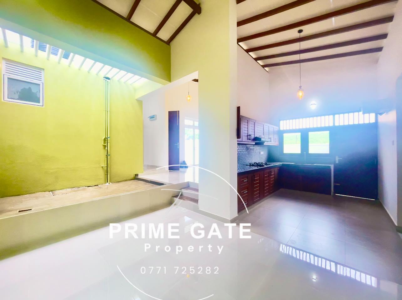 Architecture Design Brand New Single-Storey House in Polgasowita