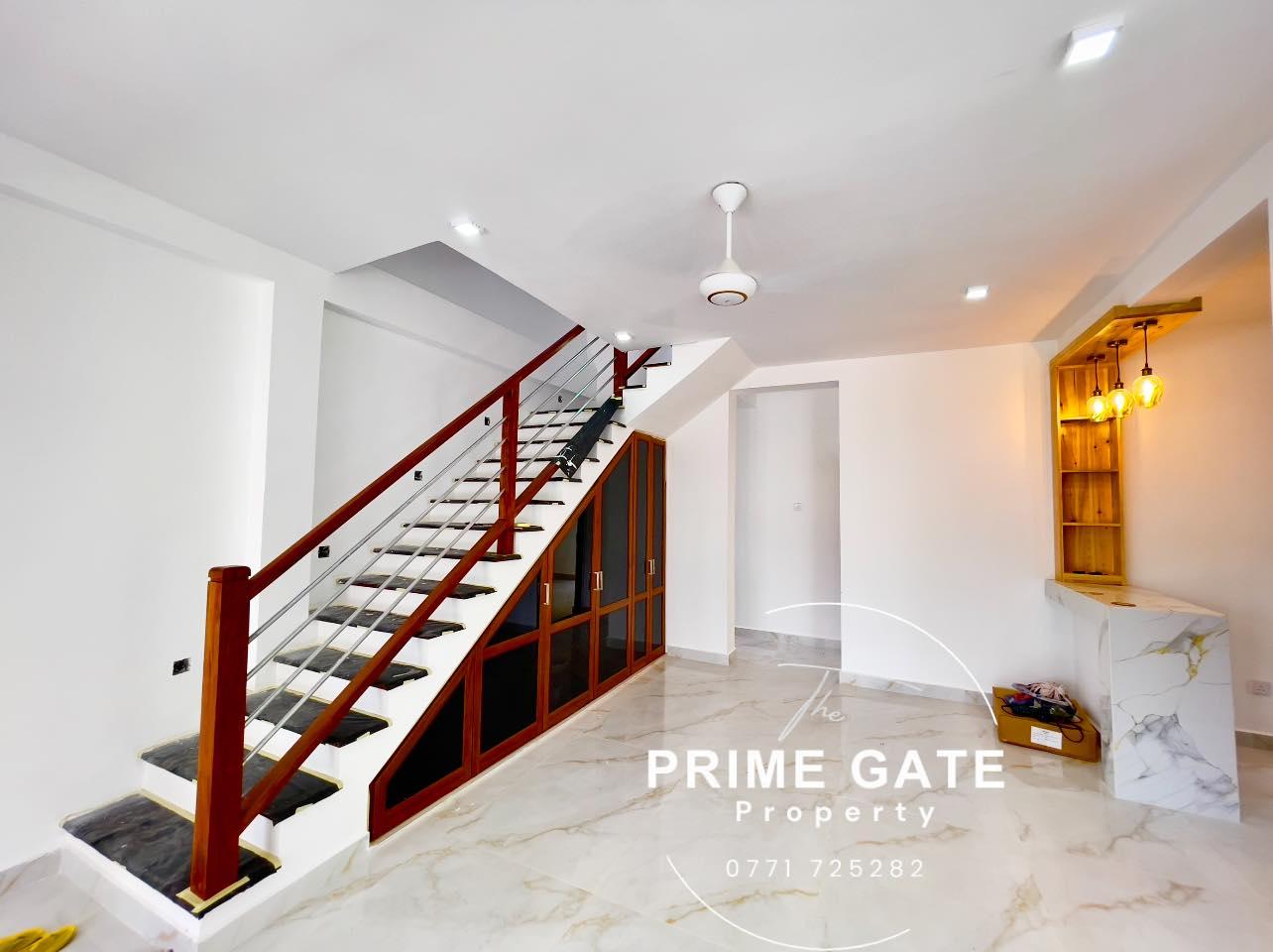 Luxury 3-Storey House for Sale – Kesbewa