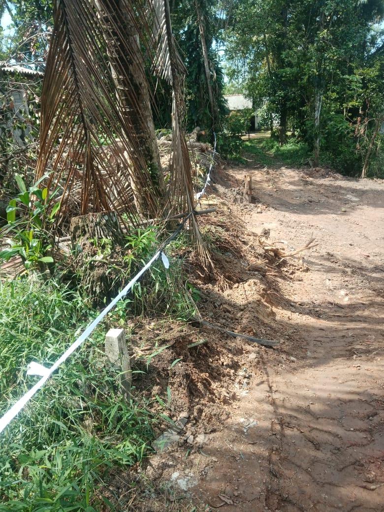 Prime 16 Perch Land for Sale Near Colombo – Batuwandara, Kasbawa with Water & Electricity – Urgent Sale!