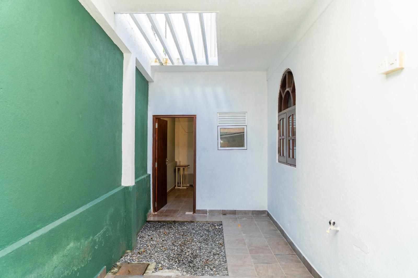 7 Bedroom 2 Storey House for Sale in Navinna Maharagama