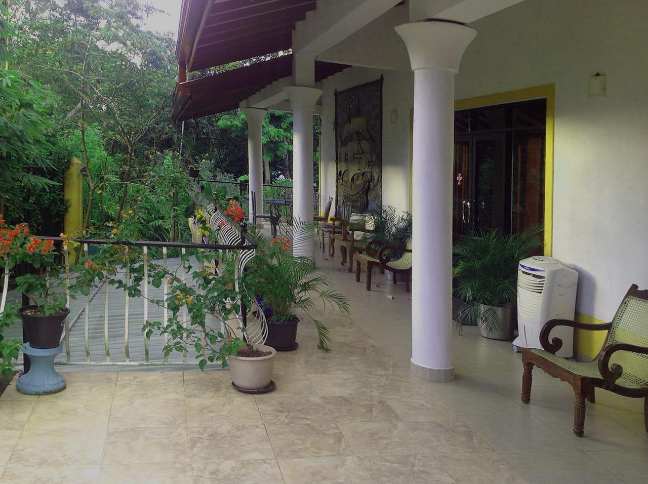 Luxury Holiday Villa for Sale on 41 Perches Near Kandy Waterworld