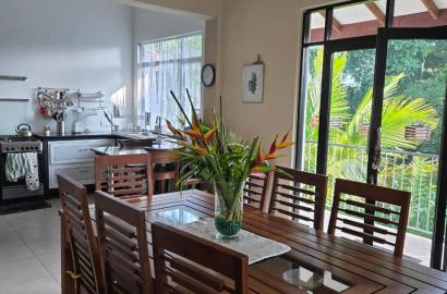 Luxury Holiday Villa for Sale on 41 Perches Near Kandy Waterworld
