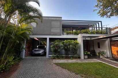 Elegant 2-Storied Residential Home for Sale in a Prime Location in Nugegoda, Thalapathpitiya with Modern Amenities & Solar Power.