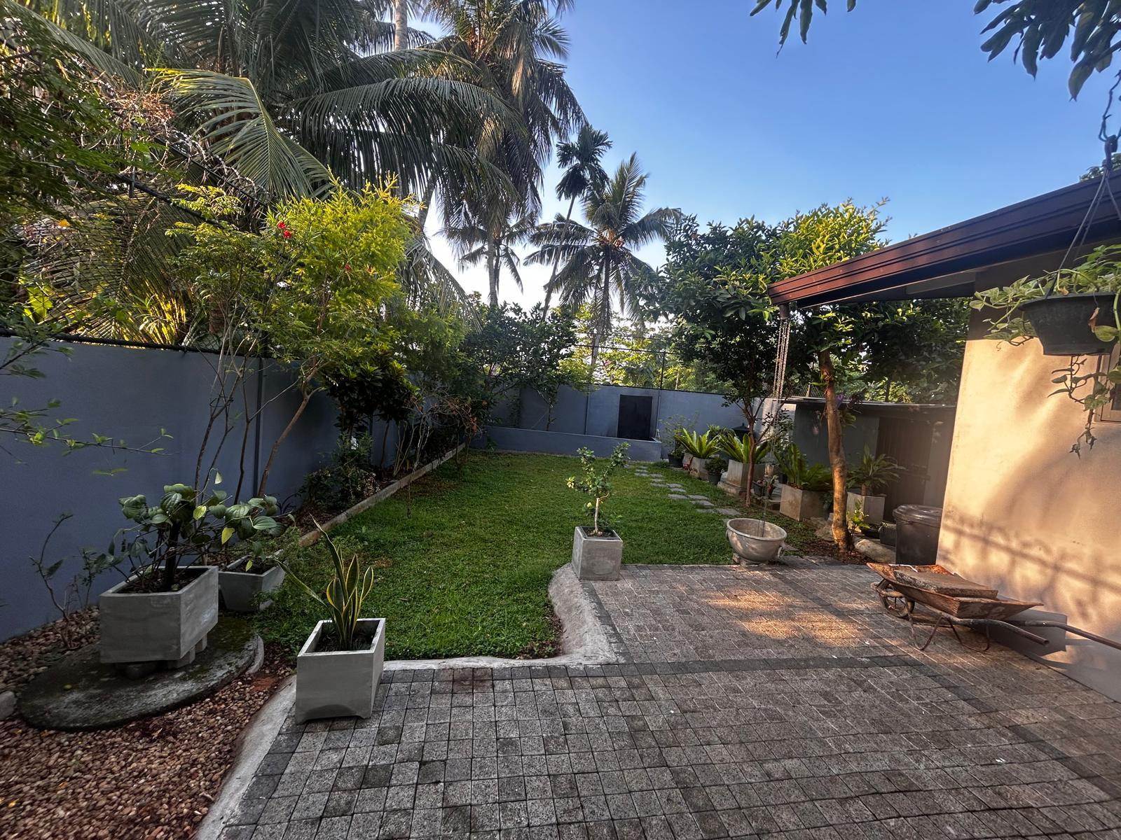 Elegant 2-Storied Residential Home for Sale in a Prime Location in Nugegoda, Thalapathpitiya with Modern Amenities & Solar Power.